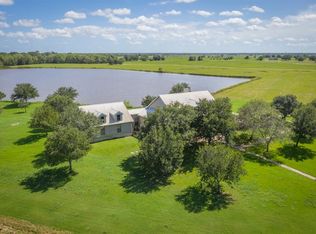 355 Wrangler Bnd, Angleton, TX 77515