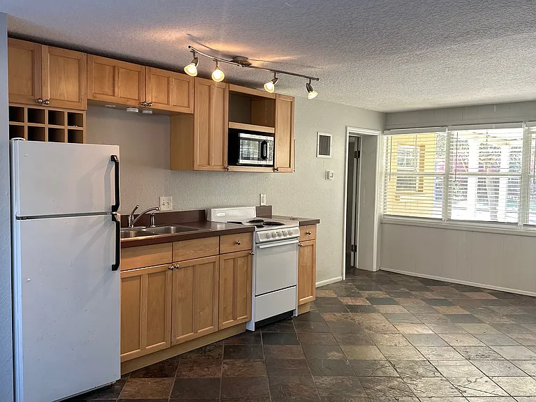 1700 Nebraska St #2 — Photo 7