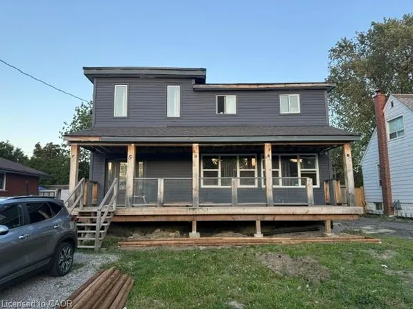 93 Howard Ave, Hamilton, ON L9A 2W4