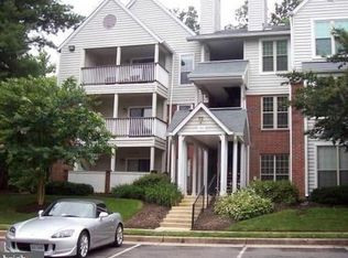 3920 Penderview Dr APT 324, Fairfax, VA 22033