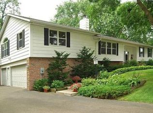 670 Wentworth Ave, Mendota Heights, MN 55118