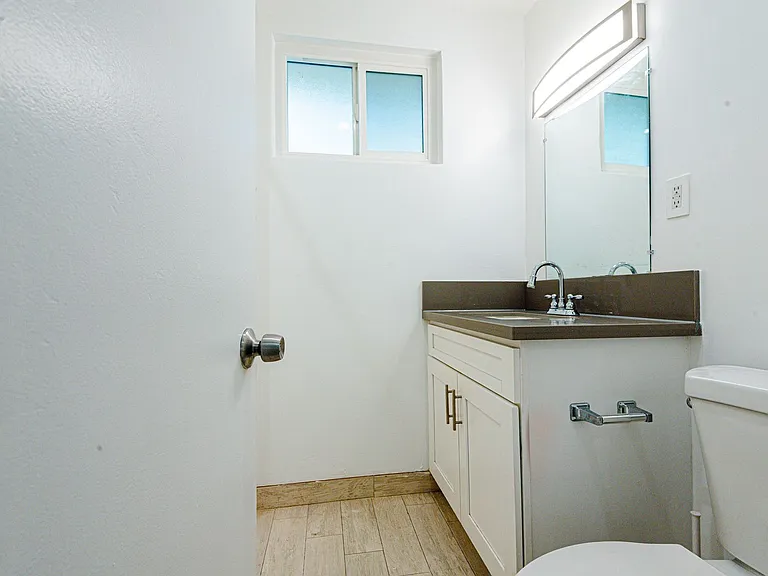 4324 Ventura Canyon Ave — Photo 26