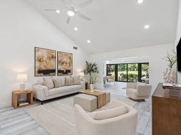 9207 Pecky Cypress Lane #9b, Boca Raton, FL 33428