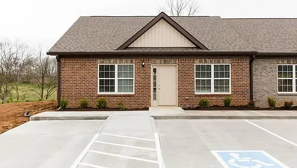 2 bed, 1140 sqft, $1,300 — Photo 2