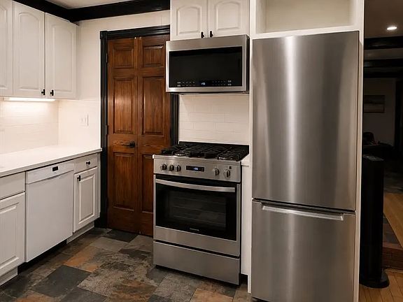2nd image of 8 Locke St #U1