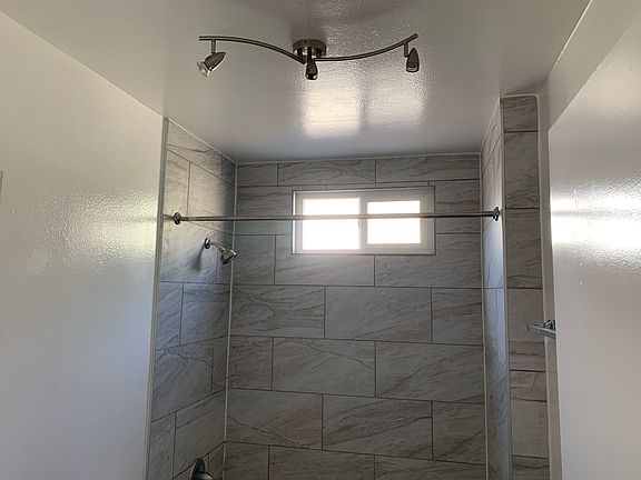 5th image of 627 N Alexandria Ave APT 7