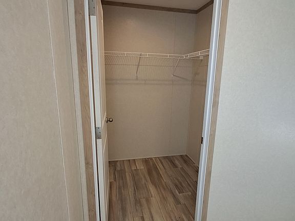 4th image of 909 Charles Ln #184
