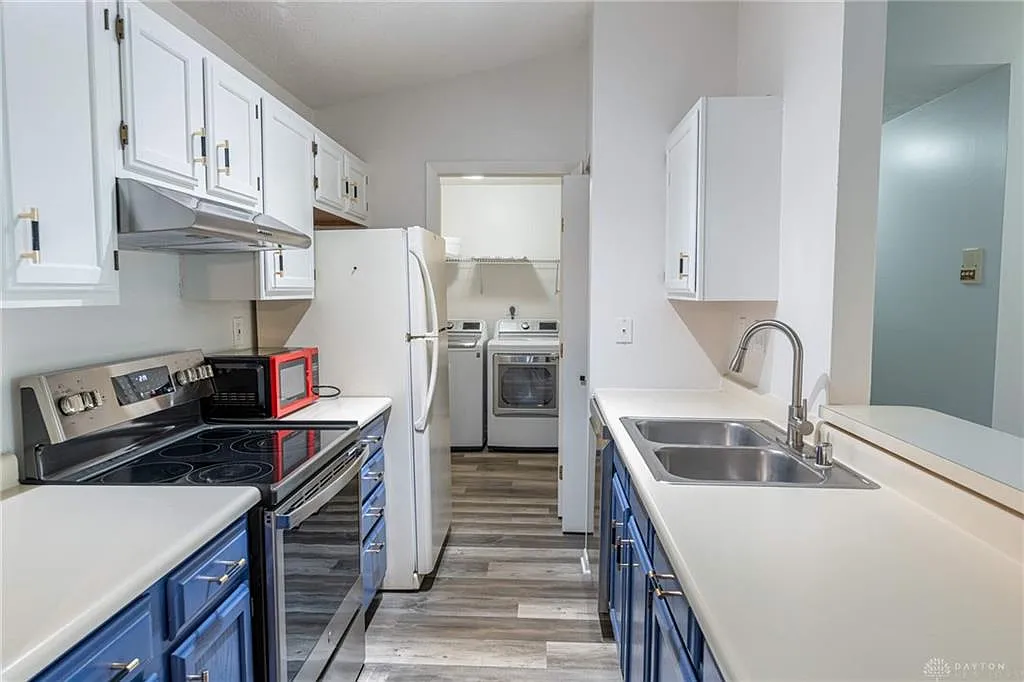 2 bed, 2.0 bath, 987 sqft, $1,450 — Photo 4