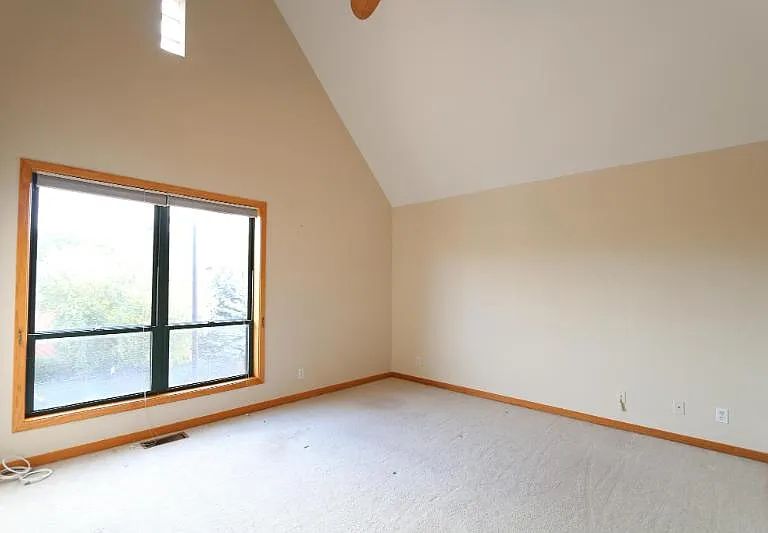 604 S Loomis St — Photo 14