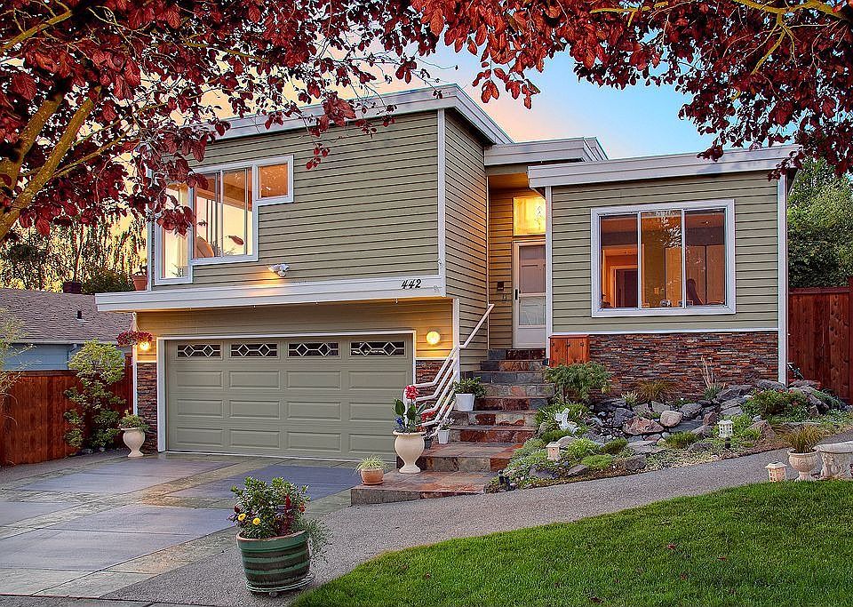 1st image of 442 7th Ave S