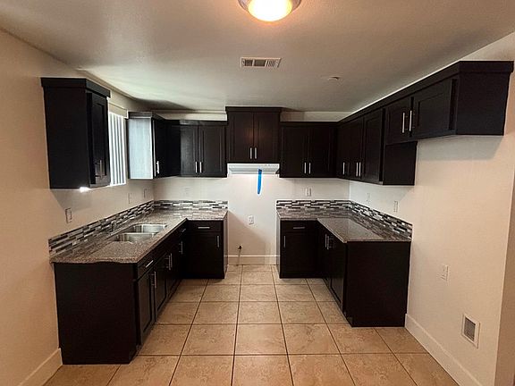 3rd image of 419 1/2 W 106th St