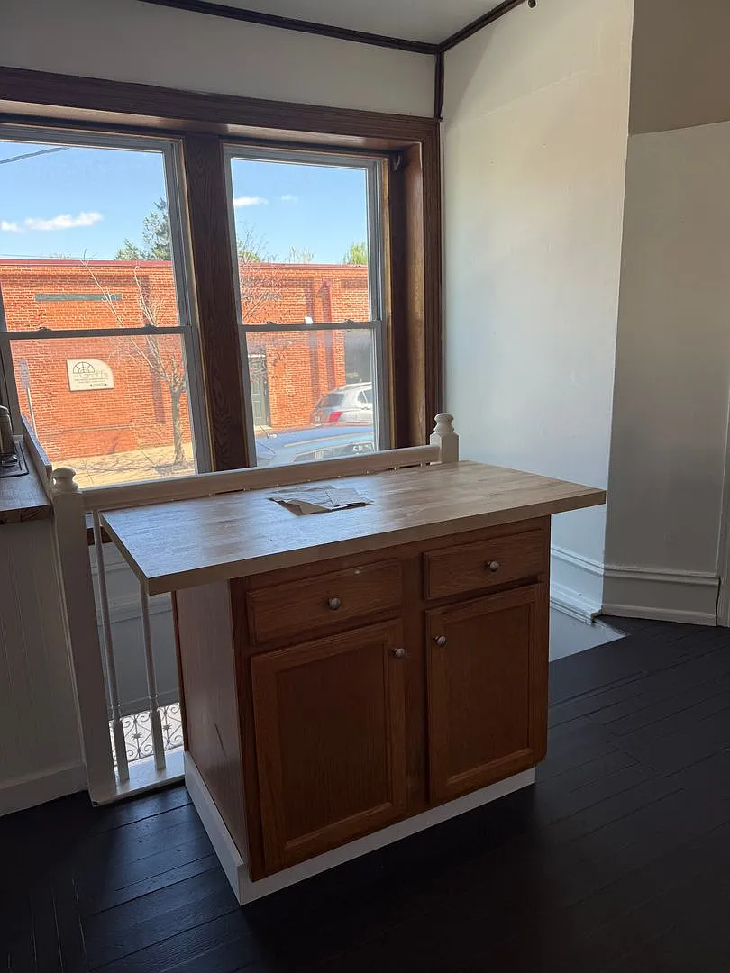 538 W Orange Street — Photo 3
