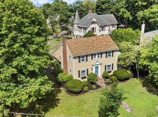 4 Grand St, Reading, MA 01867