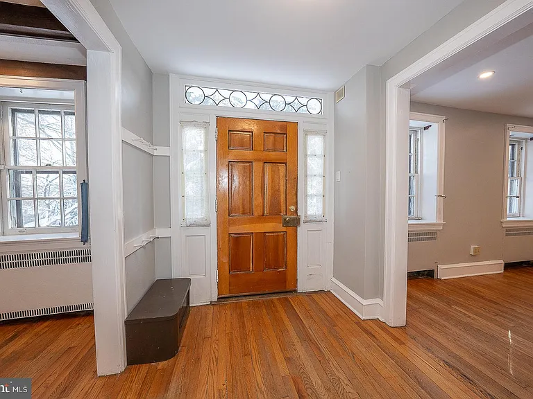 625 Chelten Hills Dr — Photo 4