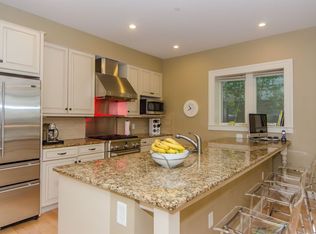 202 Freeman St #2016, Brookline, MA 02446