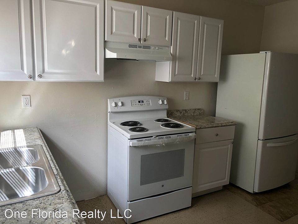 1st image of 403 NW 2nd St #9726766