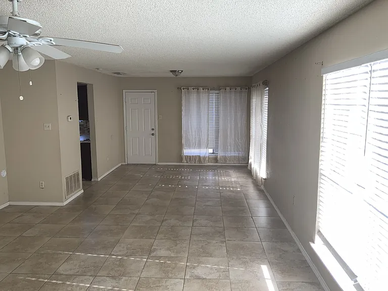 705 Little Fox Ln — Photo 14