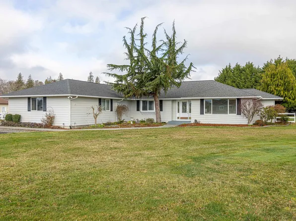 20 Macbeth Pl, Sequim, WA 98382