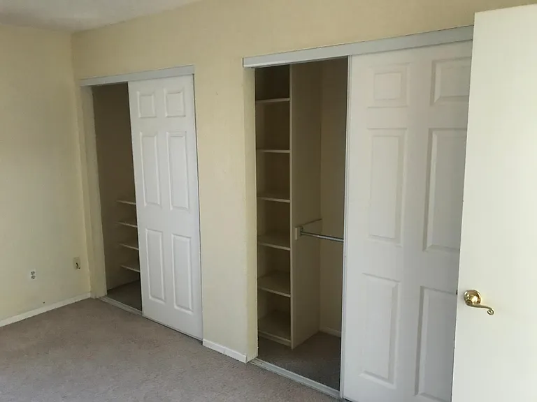 1084 E Navajo St — Photo 21