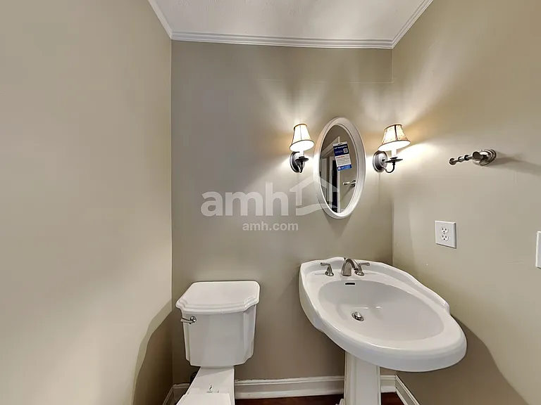 311 Hartford Ct — Photo 23