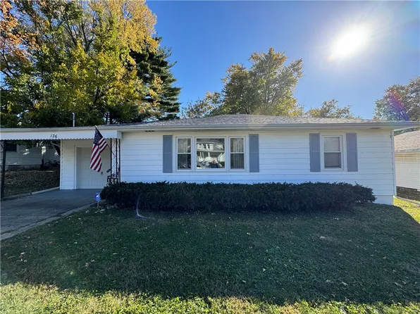 126 E Blackburn St, Paris, IL 61944