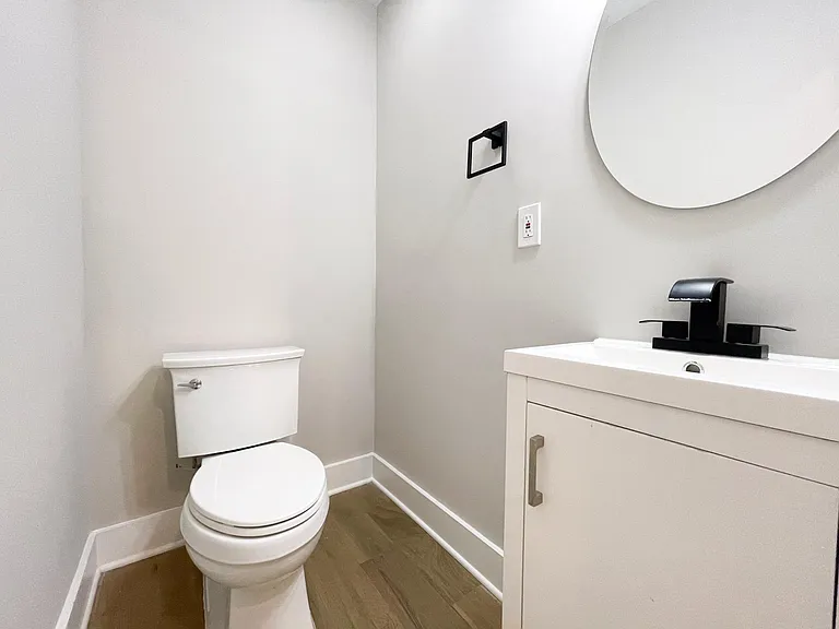 1267 Emerson St NE — Photo 13