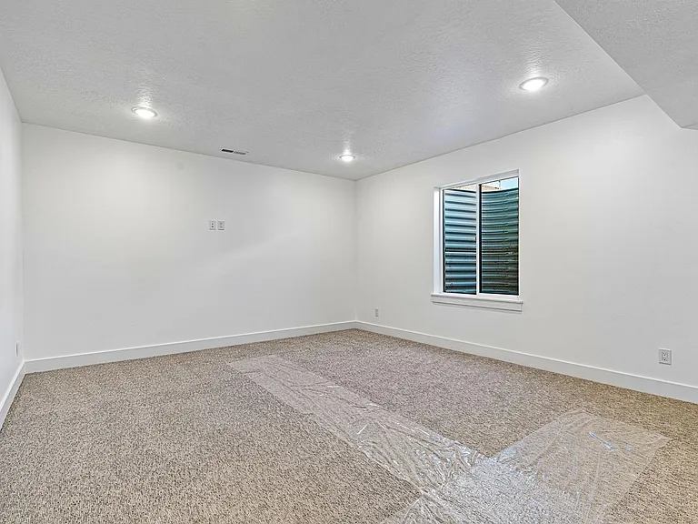 449 E Greenwood Ave — Photo 23