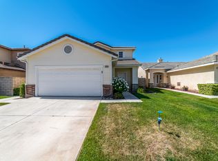 33069 Eagle Point Dr, Yucaipa, CA 92399
