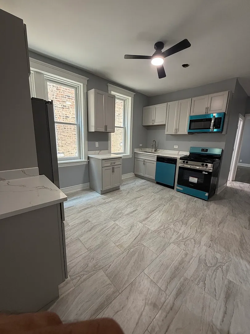 3821 W Fillmore St — Photo 4