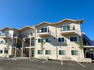 461 Arnos St #B, Talent, OR 97540