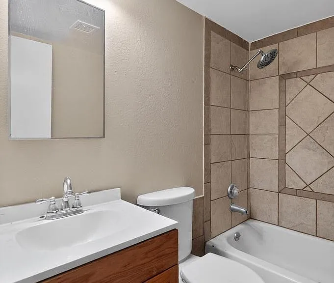 4127 N 74th Ave — Photo 28