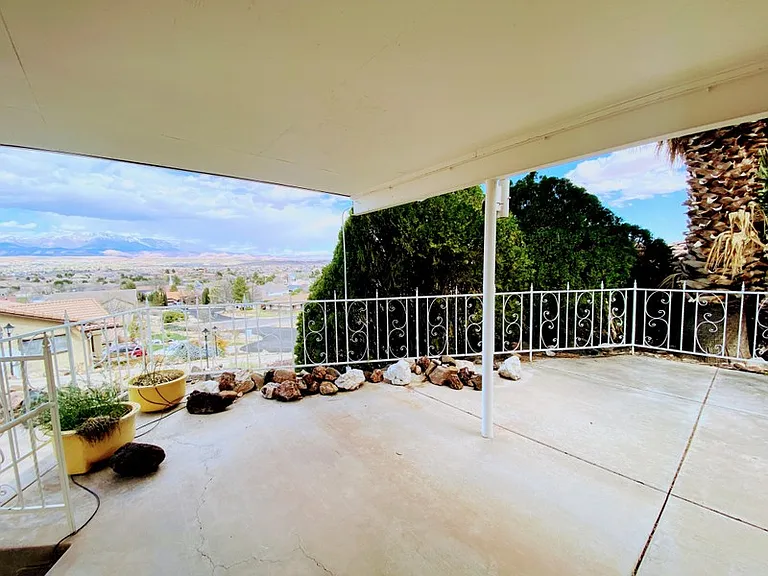 2330 Adonis Cir — Photo 7