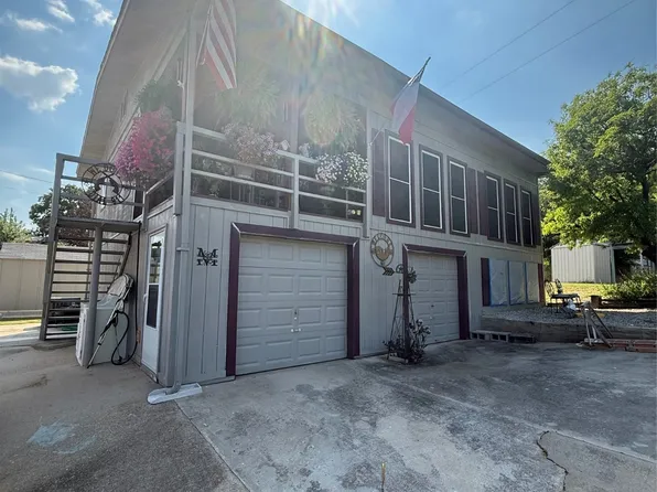 309 Broken Arrow, Comanche, TX 76442