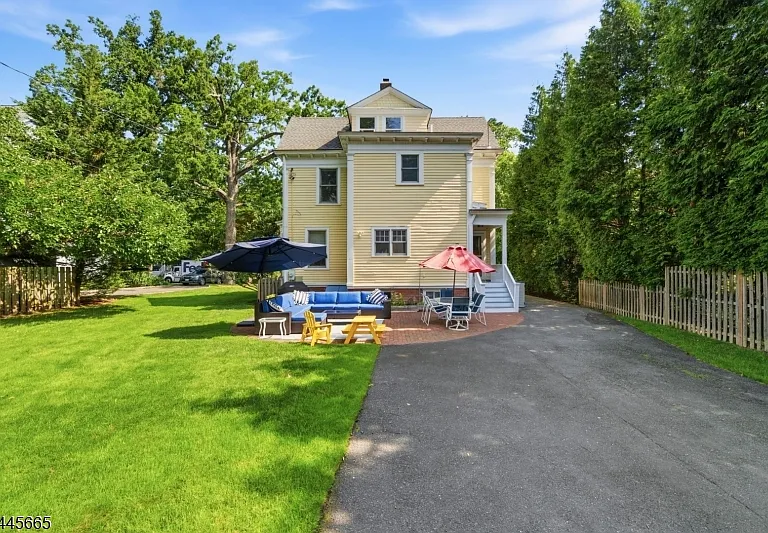 40 Oakwood Ave — Photo 30