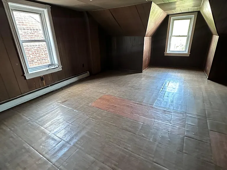 653 Beatty St #2 — Photo 15