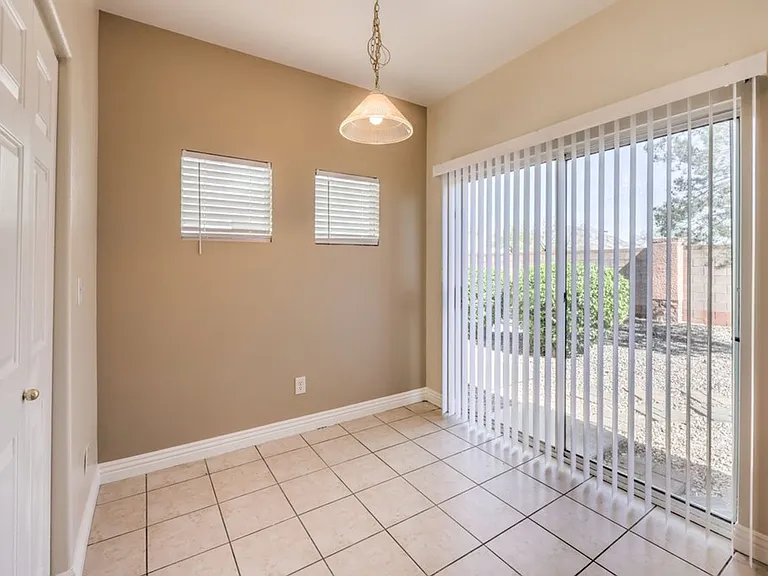 10540 Allthorn Ave — Photo 12