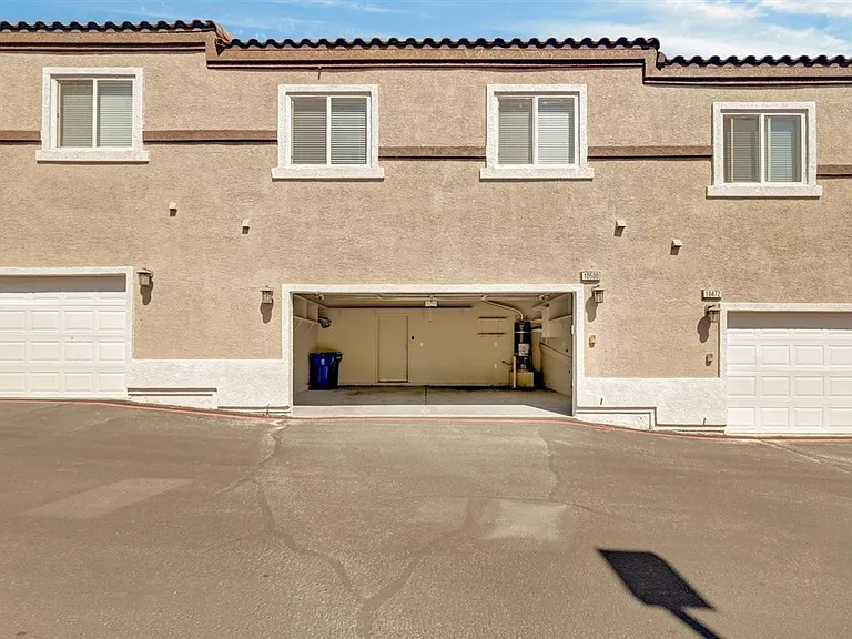 10500 Nordic Cliff Ave — Photo 5