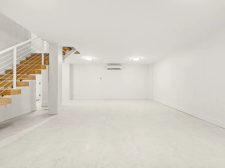 132 Willis Ave #122 — Photo 9
