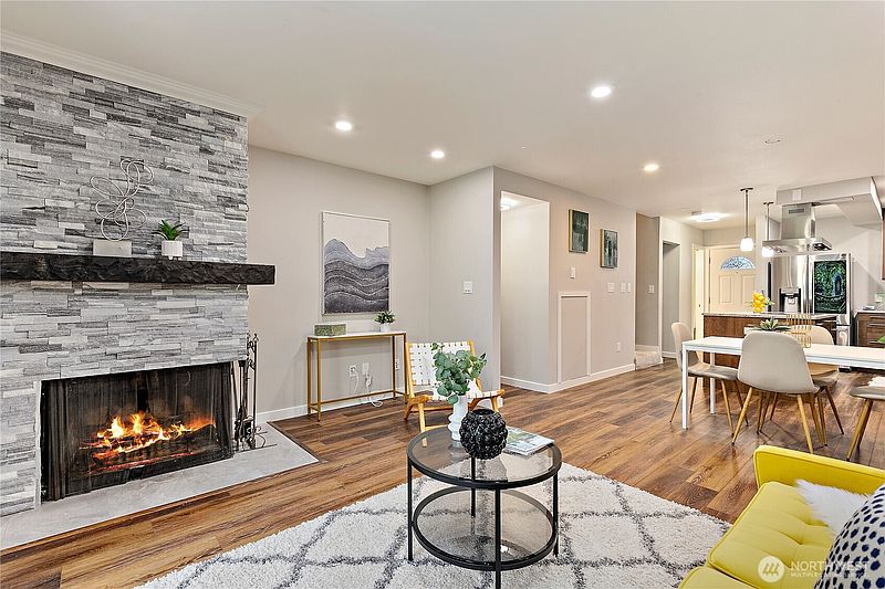 2nd image of 17014 NE 80th Street #C6
