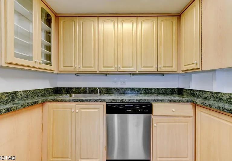 10 Lake Dr — Photo 24