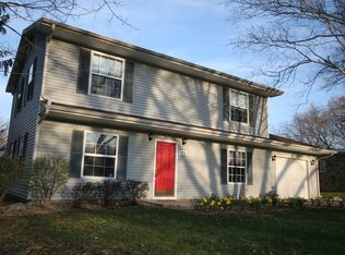 913 Holiday Dr, Champaign, IL 61821