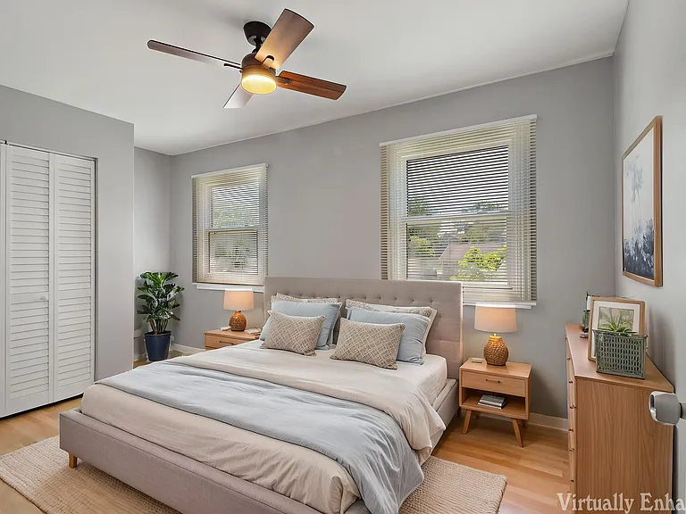 2208 Kensington Dr — Photo 16