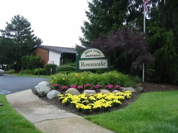Rowanoake Apartments, 9121 Ranch Rd #1111, Streetsboro, OH 44241