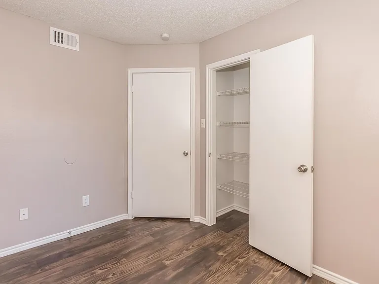 Eagle's Point Apartments — Photo 45