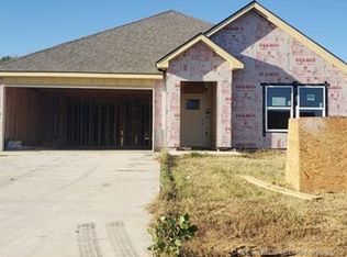 8241 E Dunnwood Rd, Claremore, OK 74019