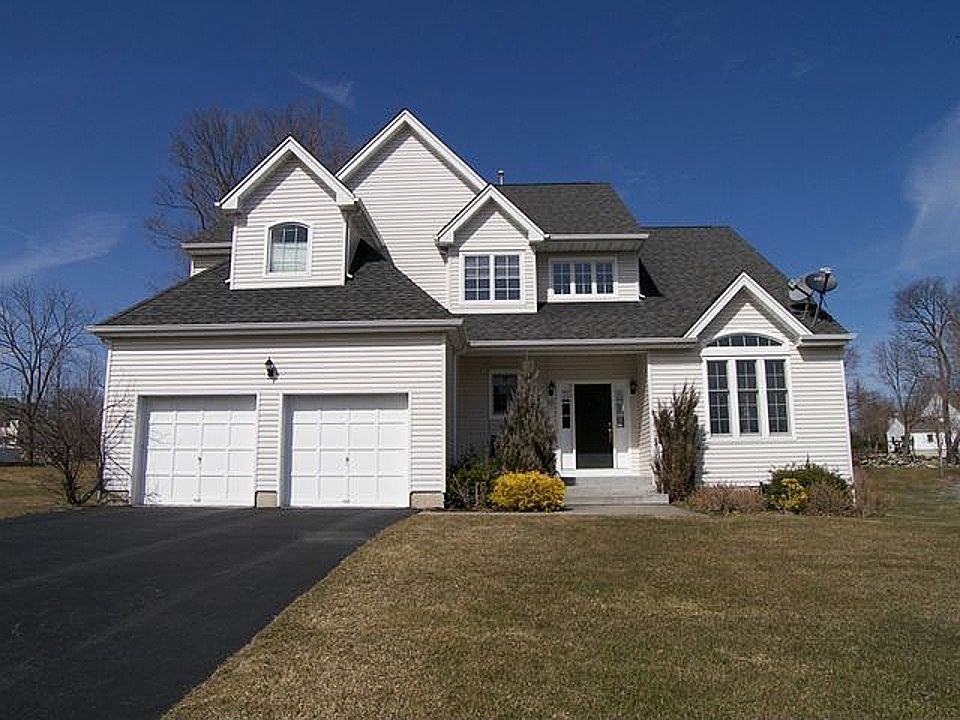 1st image of 17 Loomis Dr