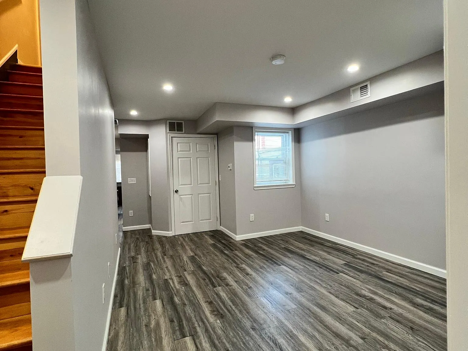 3 bed, 1400 sqft, $2,450 — Photo 2