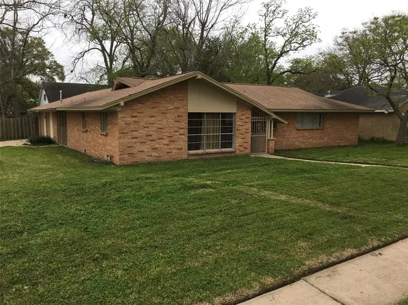 7734 Catalina Ln, Houston, TX 77075