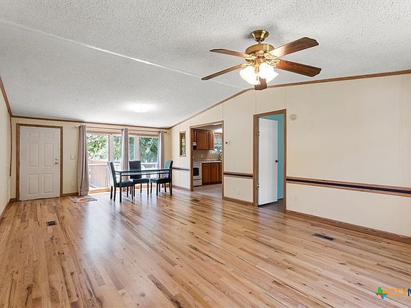 4th image of 208 Purser St
