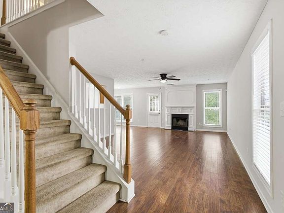 5th image of 2013 Briar Creek Ct NE